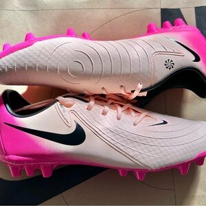 Nike Phantom GX II Academy AG soccer cleats